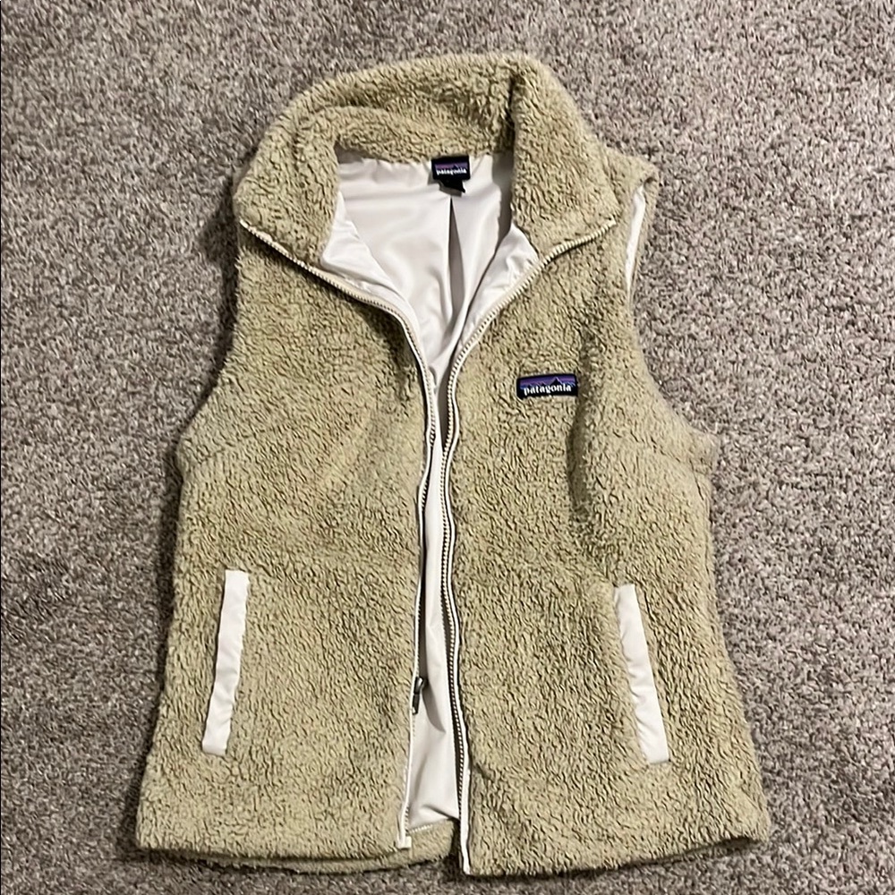 Patagonia Sherpa Vest in Cream